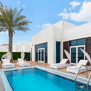 Fam Living - Sarai Beach Villas - Palm Jumeirah - Families Only Villa Dubai